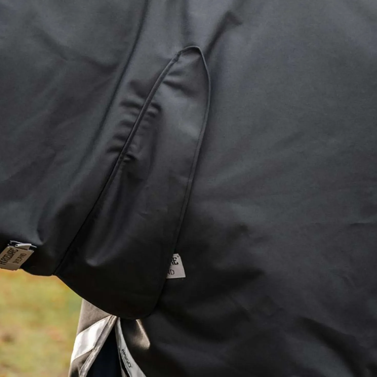 Amigo Turnout Rug Integrated 1200D 250g Black/Titanium Grey/Silver