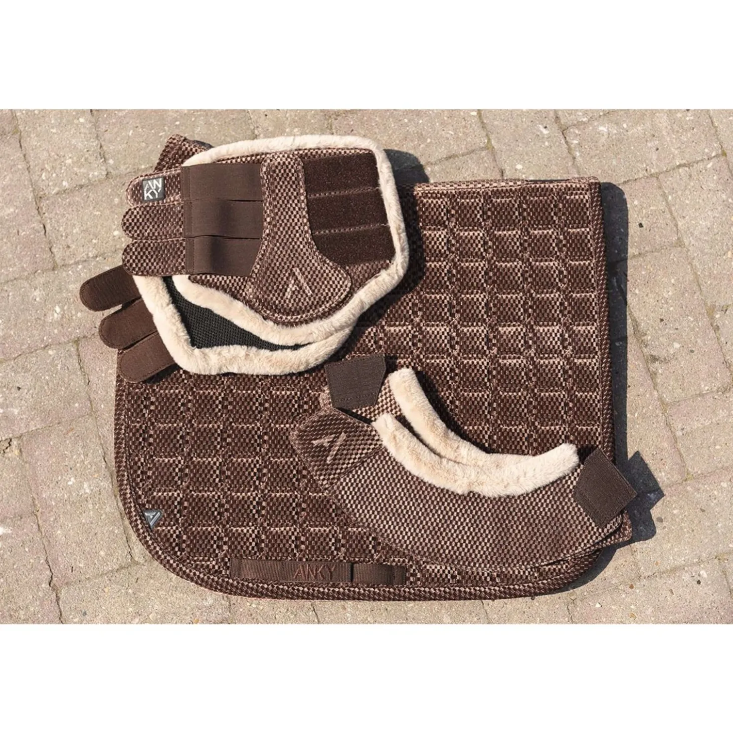 ANKY Zadeldekje Check Velvet XB25003 Dressuur Deep Taupe