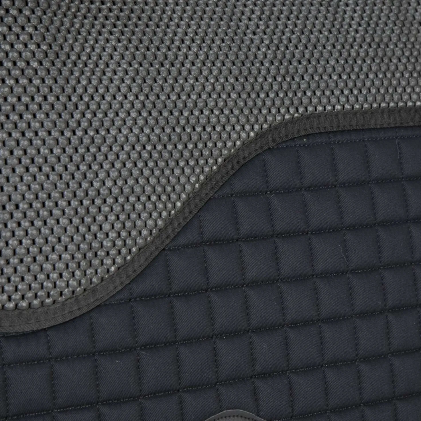Arma by Shires Zadeldekje Soft Grip Springen Zwart