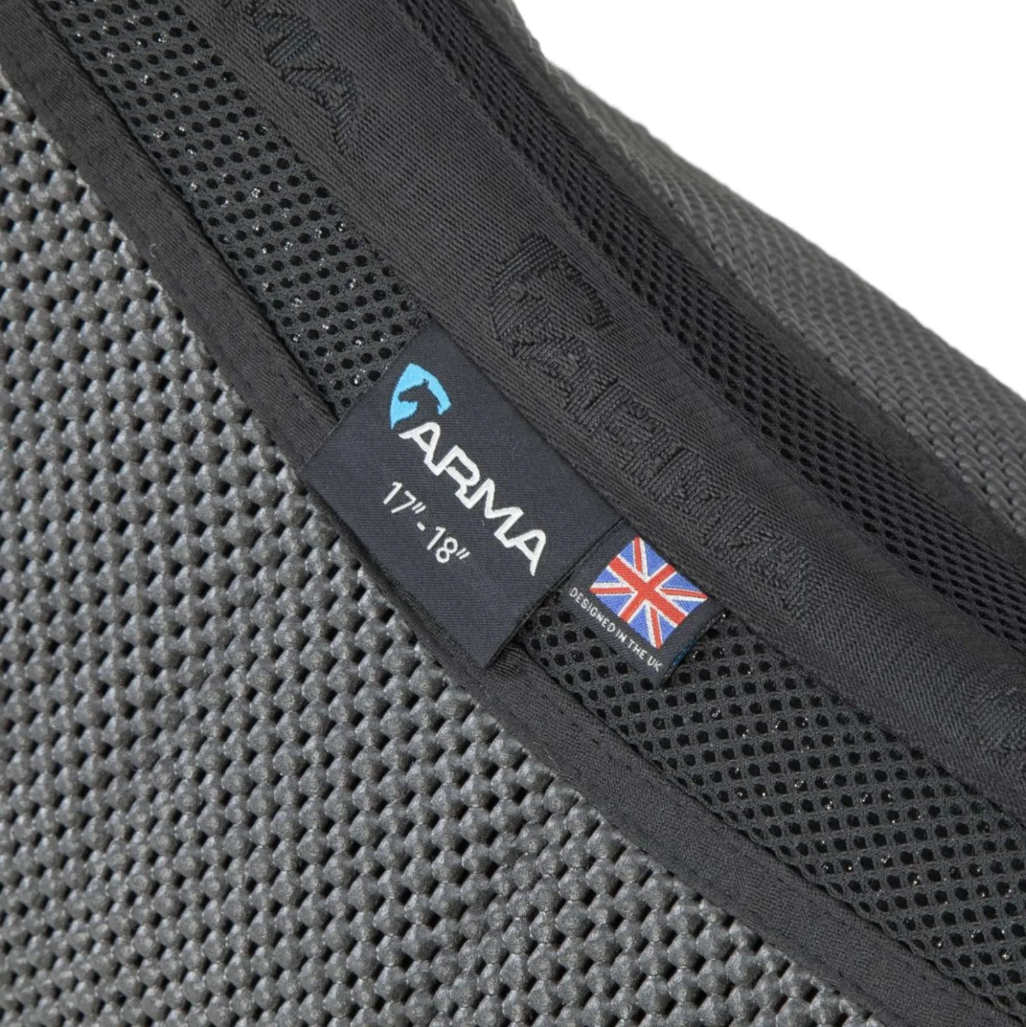 Arma by Shires Zadeldekje Soft Grip Springen Zwart