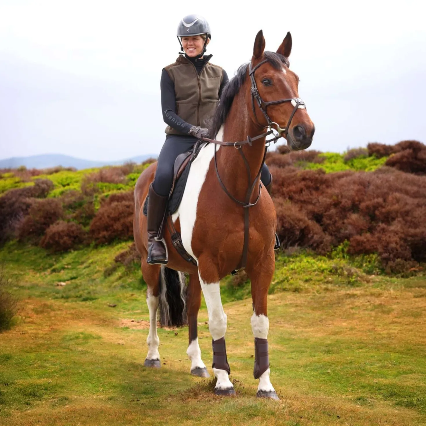 Aubrion by Shires Bodywarmer Heritage Fleece Donker Olijf