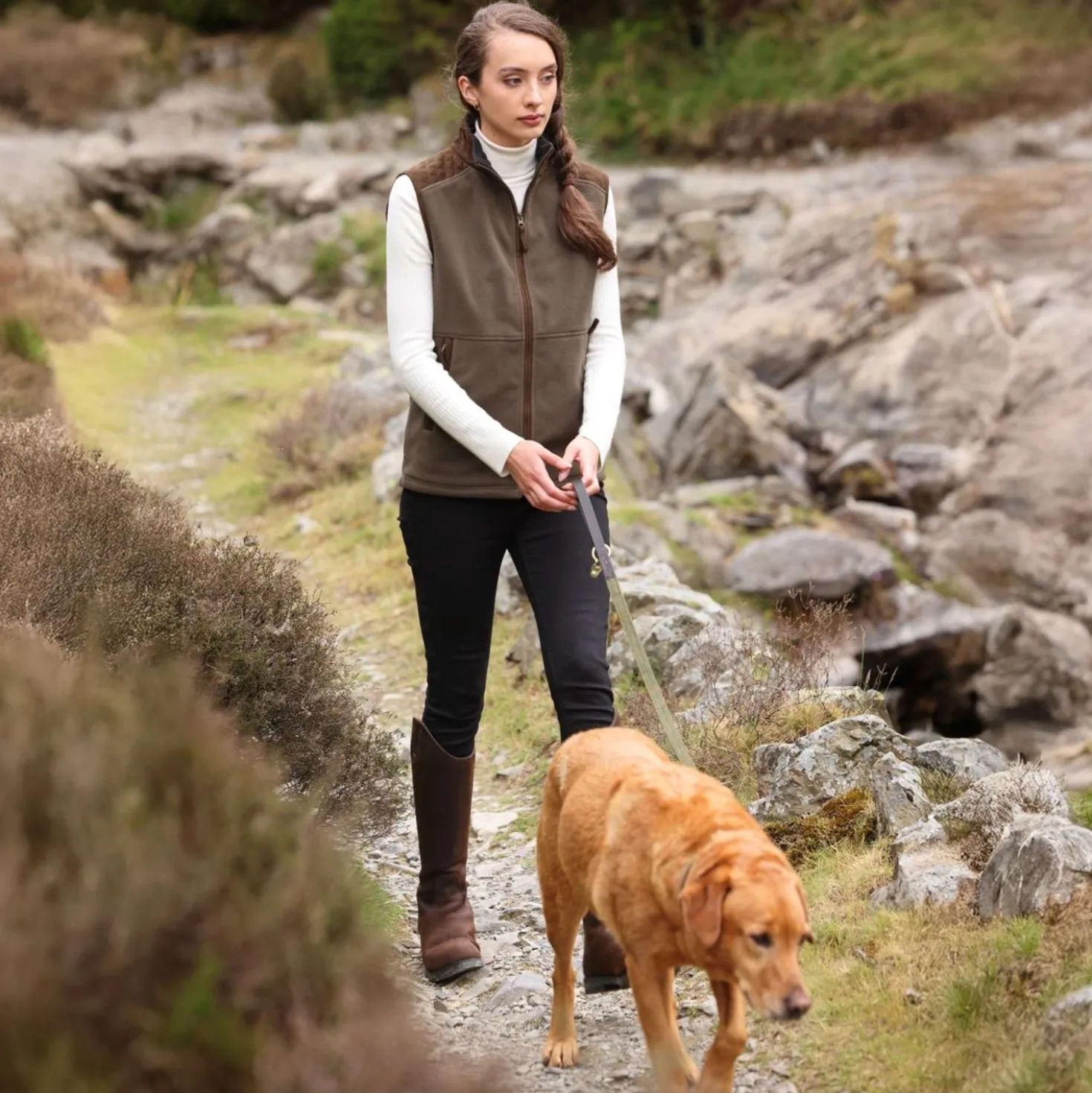 Aubrion by Shires Bodywarmer Heritage Fleece Donker Olijf