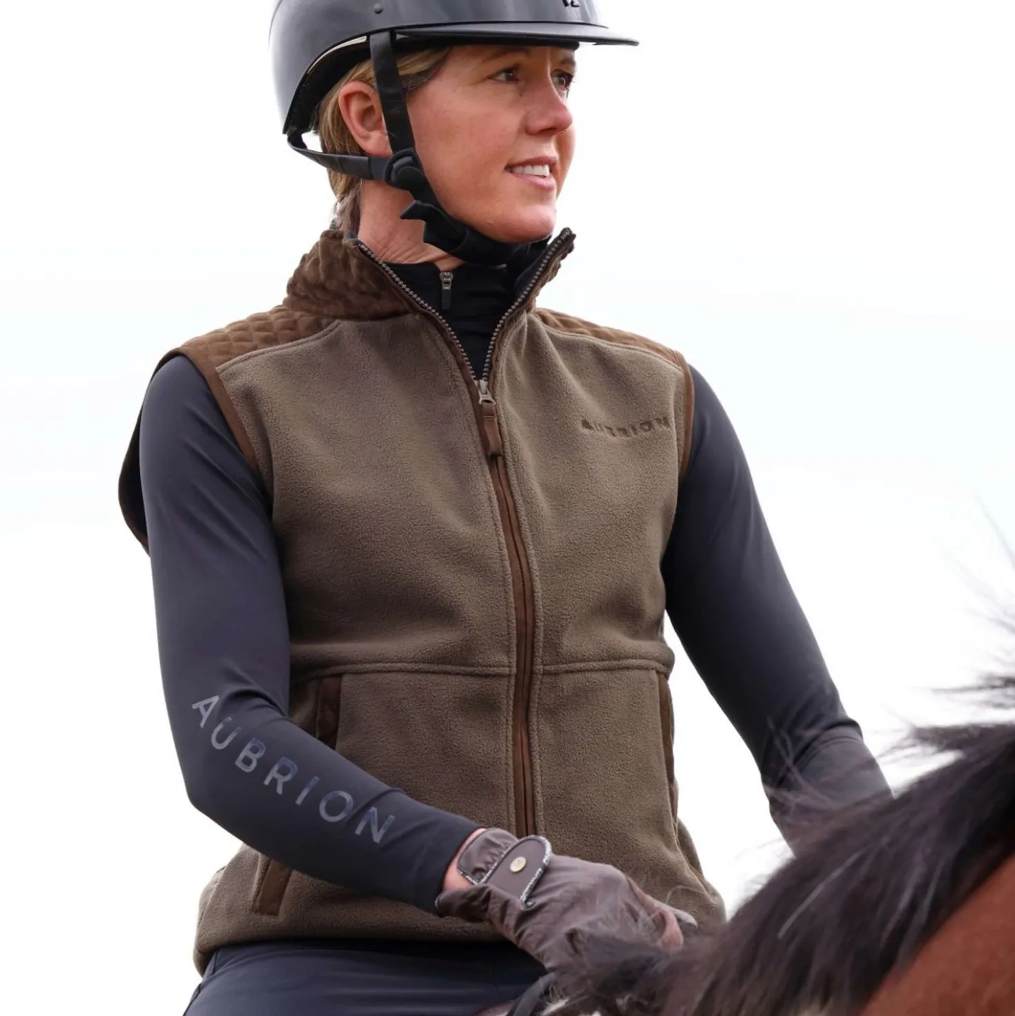 Aubrion by Shires Bodywarmer Heritage Fleece Donker Olijf