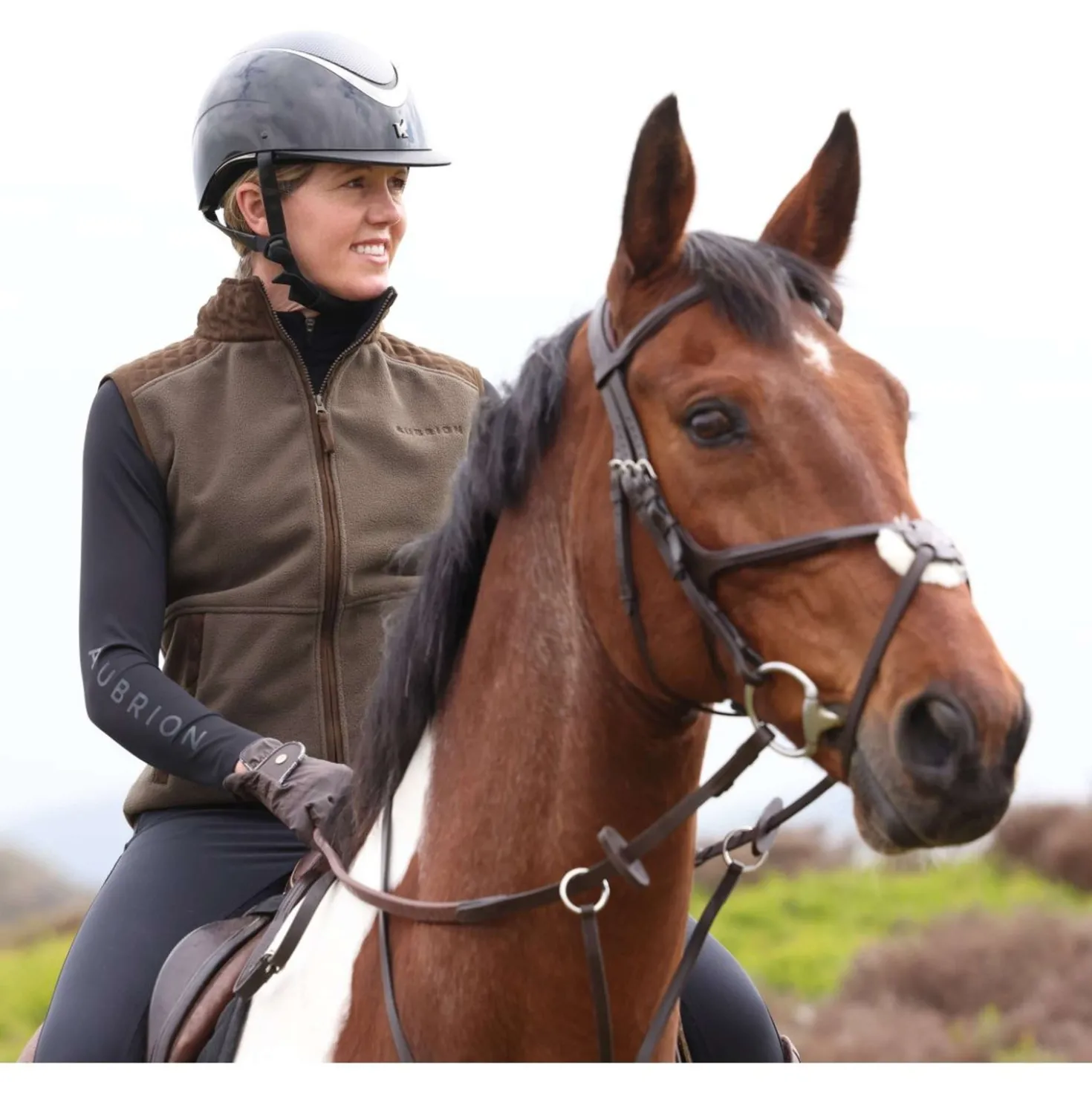 Aubrion by Shires Bodywarmer Heritage Fleece Donker Olijf
