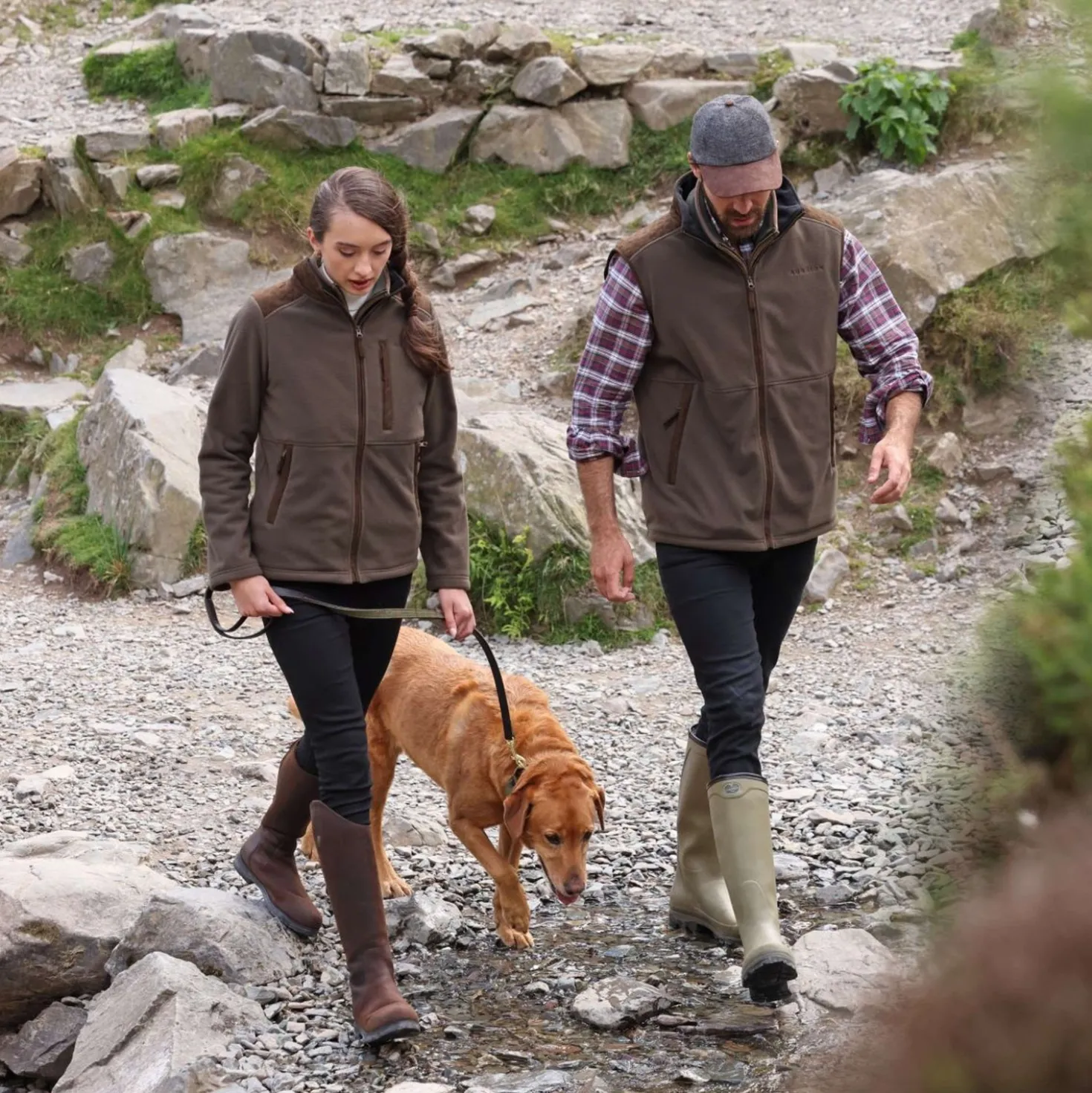 Aubrion by Shires Bodywarmer Heritage Fleece Donker Olijf