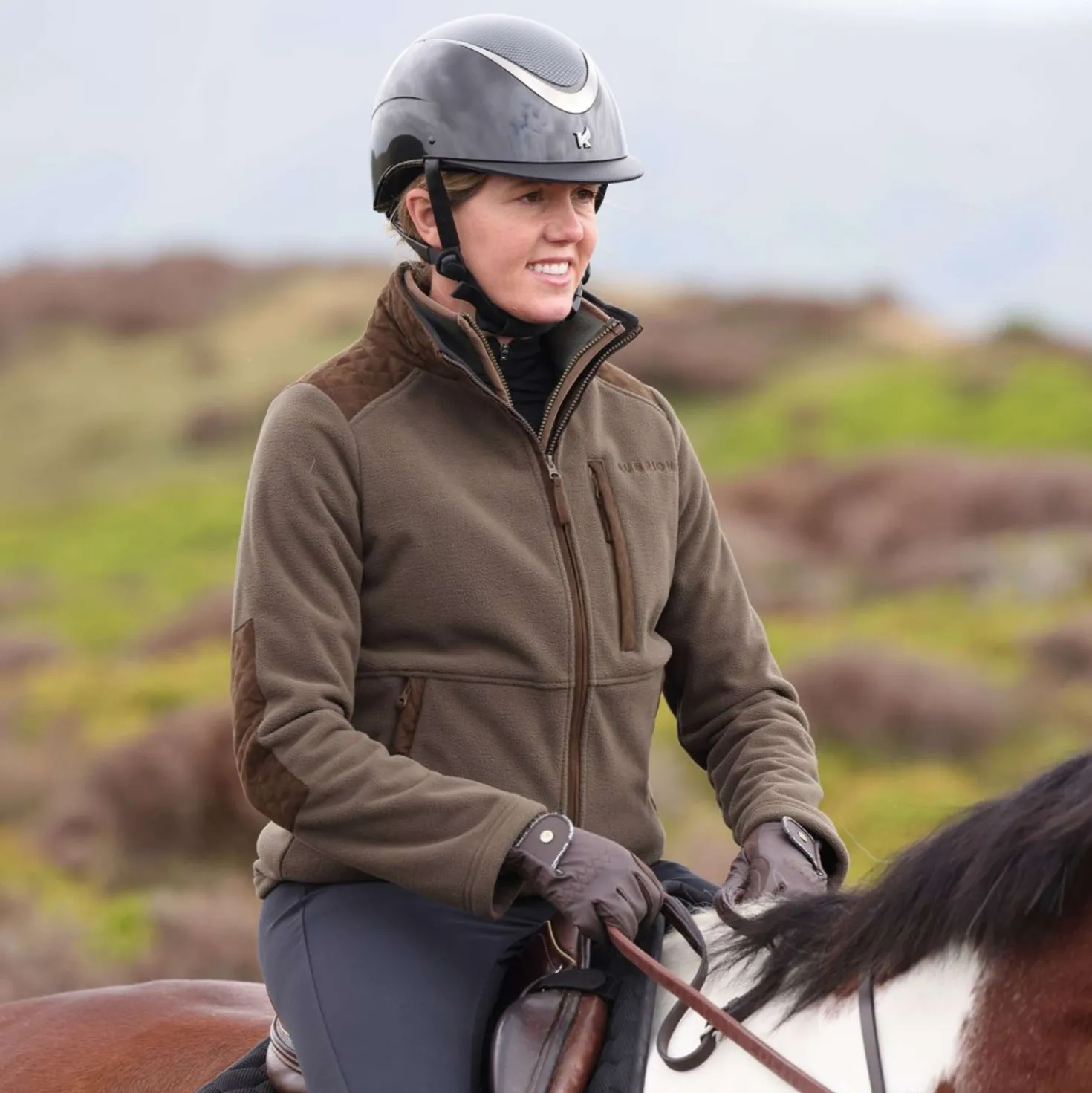 Aubrion by Shires Vest Heritage Fleece Donker Olijf