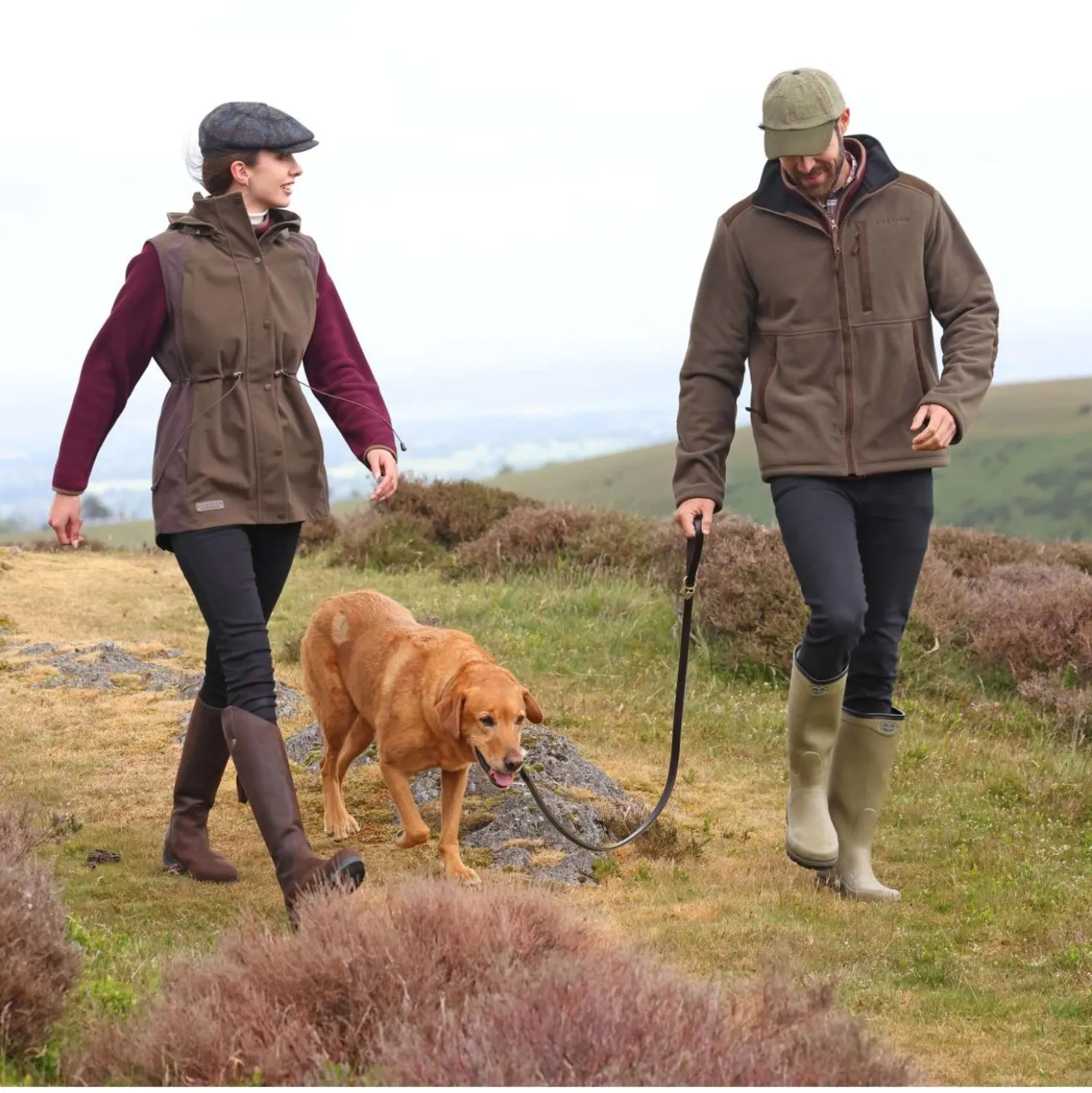 Aubrion by Shires Vest Heritage Fleece Donker Olijf