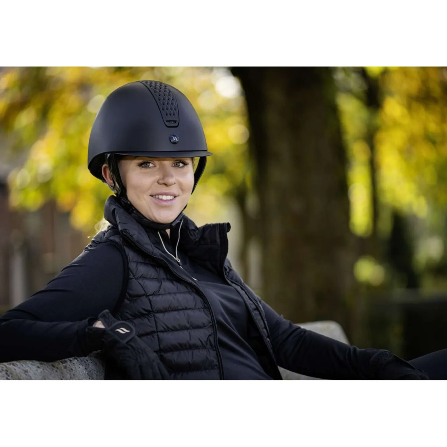 Back on Track Cap Silves Smooth Top Mips Zwart