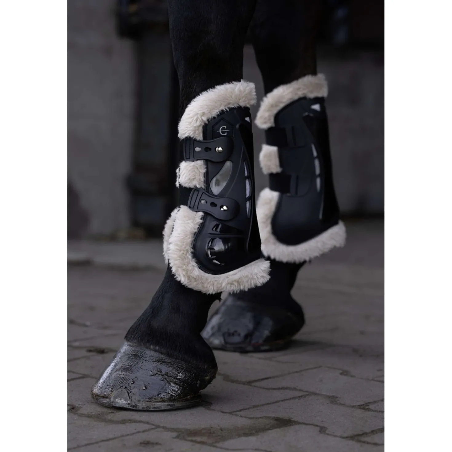 Covalliero Peesbeschermers AW26 Zwart