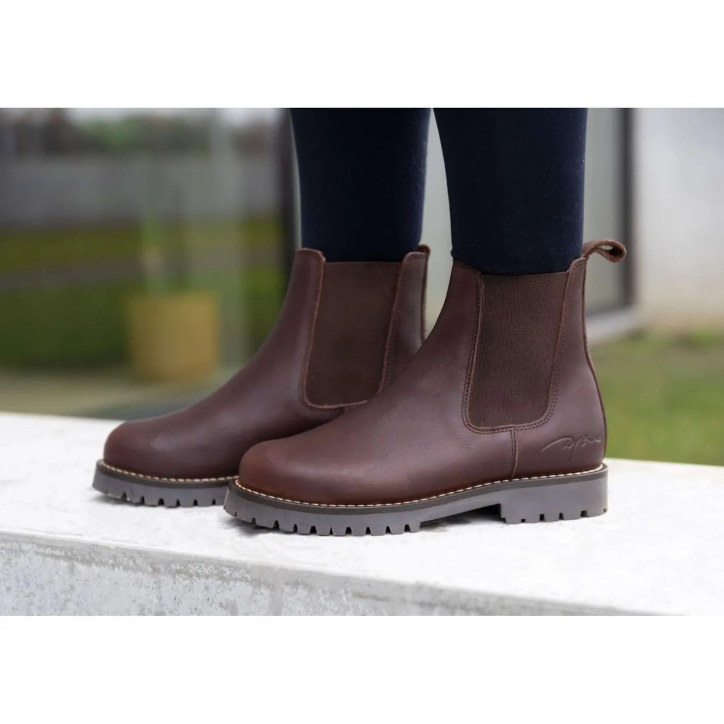 Dyon Chelsea Boots Bruin