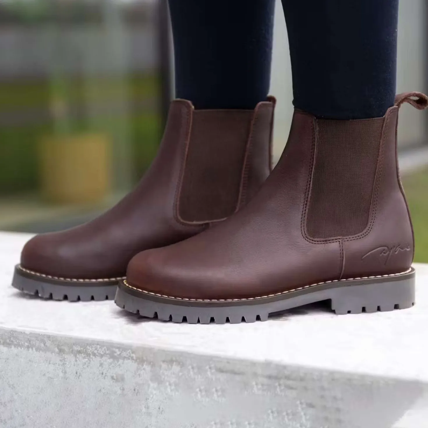 Dyon Chelsea Boots Bruin