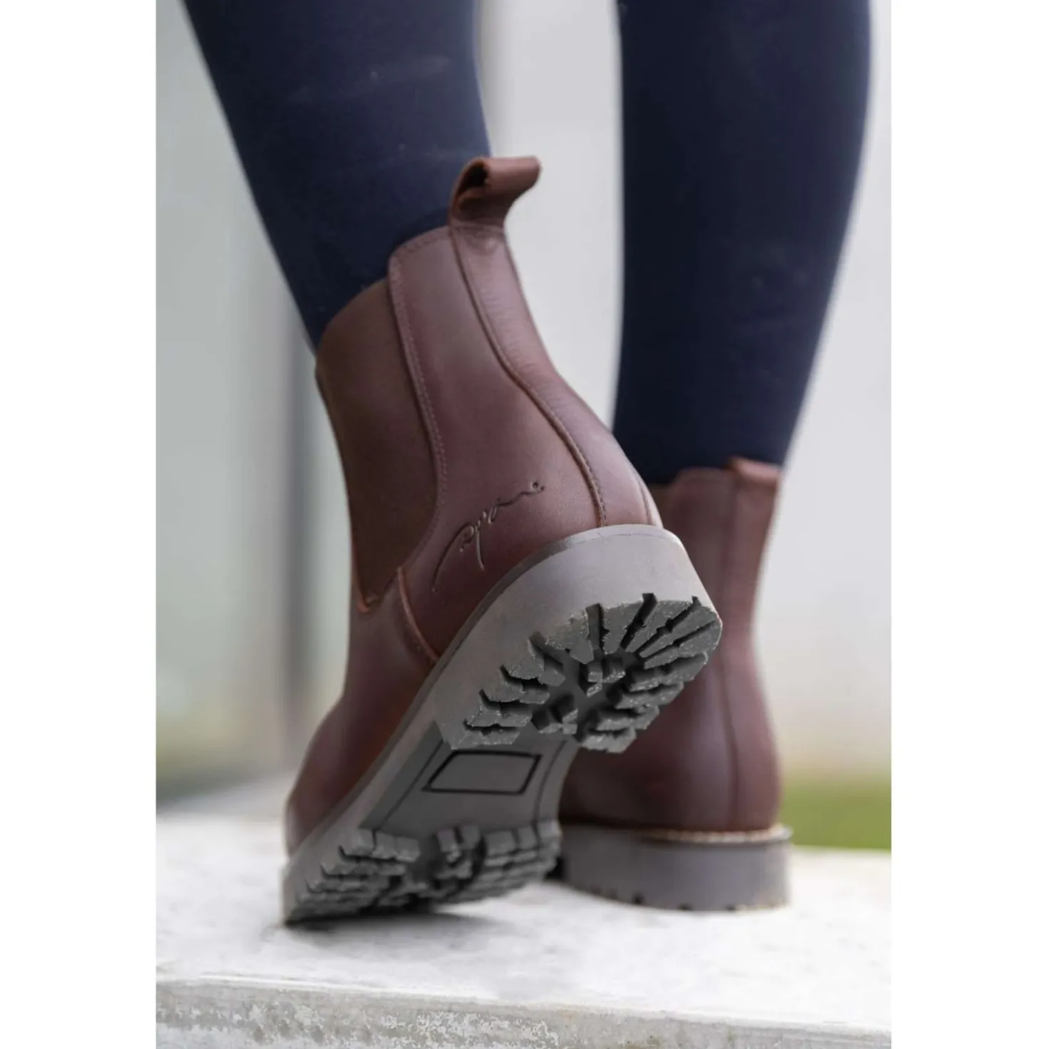 Dyon Chelsea Boots Bruin