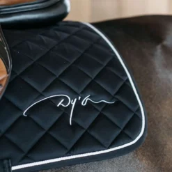 Dyon Zadeldekje Diamond Springen Zwart