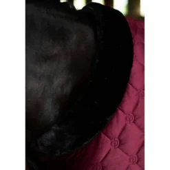 Equestrian Stockholm Fleecedeken Velvet Merlot