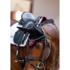 Equestrian Stockholm Oornetje Soundless Merlot