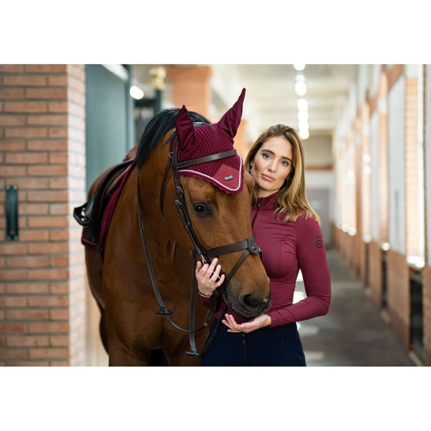 Equestrian Stockholm Oornetje Bordeaux