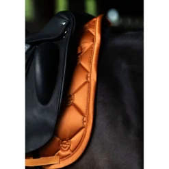 Equestrian Stockholm Zadeldekje Satin Dressuur Chestnut
