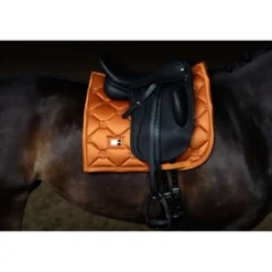 Equestrian Stockholm Zadeldekje Satin Dressuur Chestnut