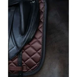 Equestrian Stockholm Zadeldekje Dressuur Endless Glow
