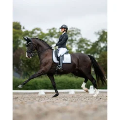 Equestrian Stockholm Zadeldekje Modern Dressuur Wit/Zwart
