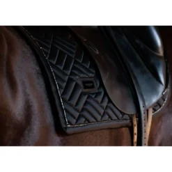 Equestrian Stockholm Zadeldekje Modern Dressuur Zwart