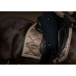 Equestrian Stockholm Zadeldekje Dressuur Champagne