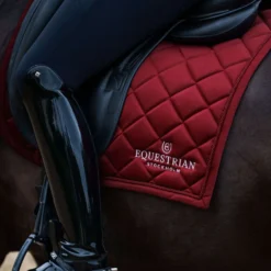 Equestrian Stockholm Zadeldekje Line Dressuur Bordeaux