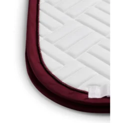 Equestrian Stockholm Zadeldekje Modern Dressuur Wit/Merlot