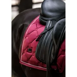 Equestrian Stockholm Zadeldekje Dressuur Bordeaux