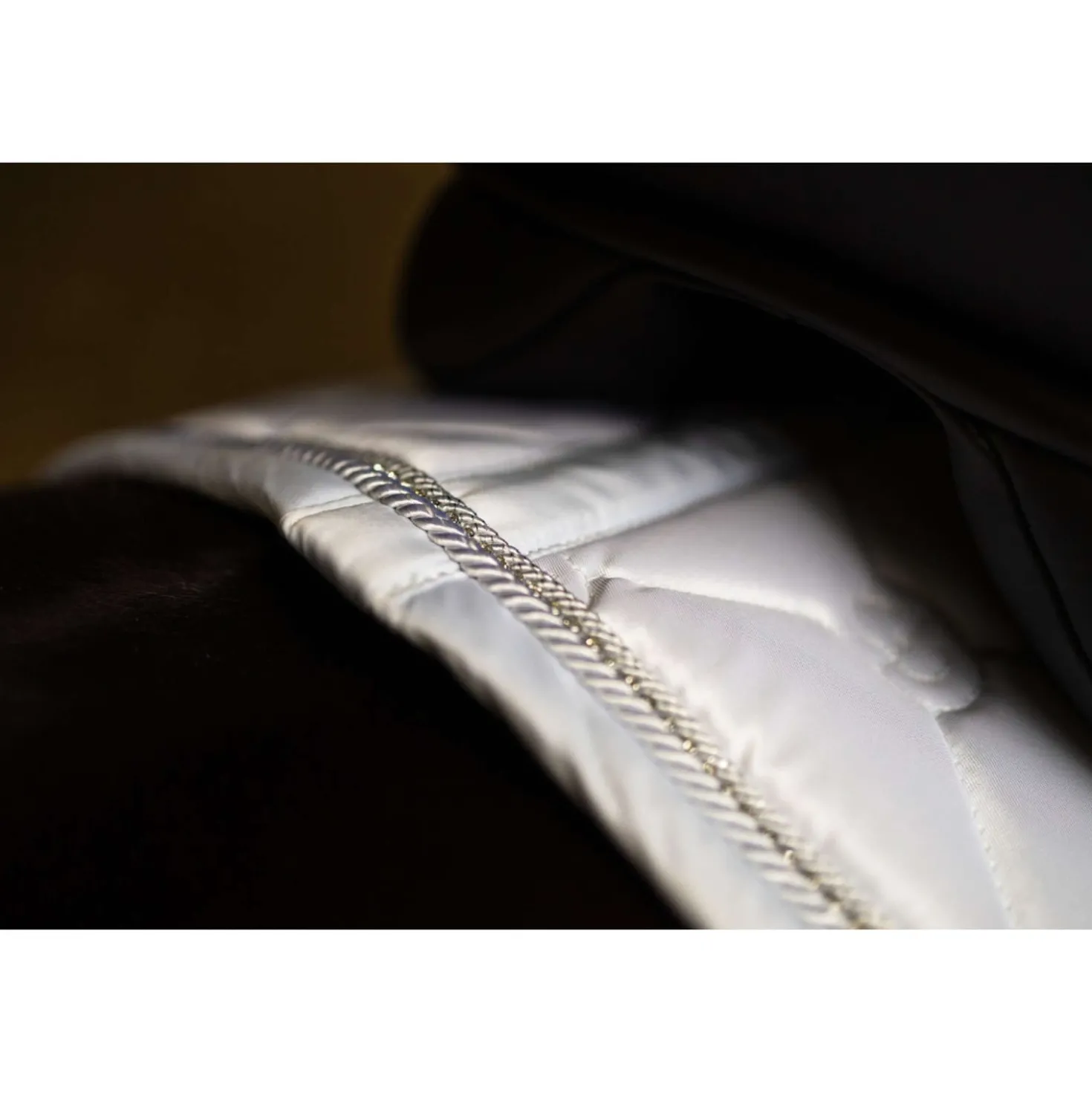 Equestrian Stockholm Zadeldekje Crystal Shine Dressuur Wit