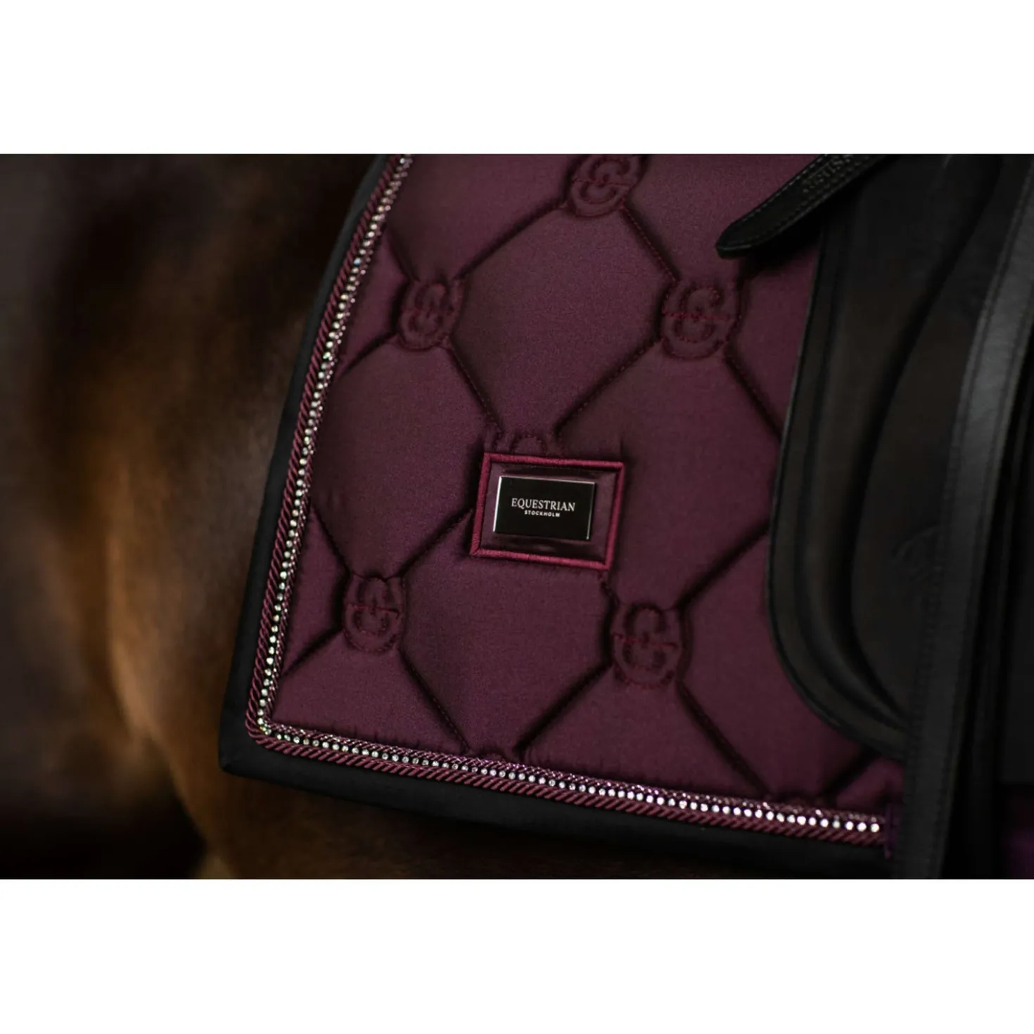 Equestrian Stockholm Zadeldekje Crystal Shine Dressuur Mauve Wine