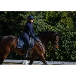 Equestrian Stockholm Zadeldekje Dressuur Black Edition