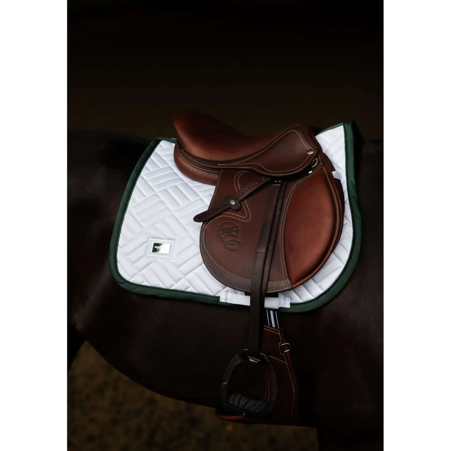 Equestrian Stockholm Zadeldekje Modern Springen Wit/Sycamore Green