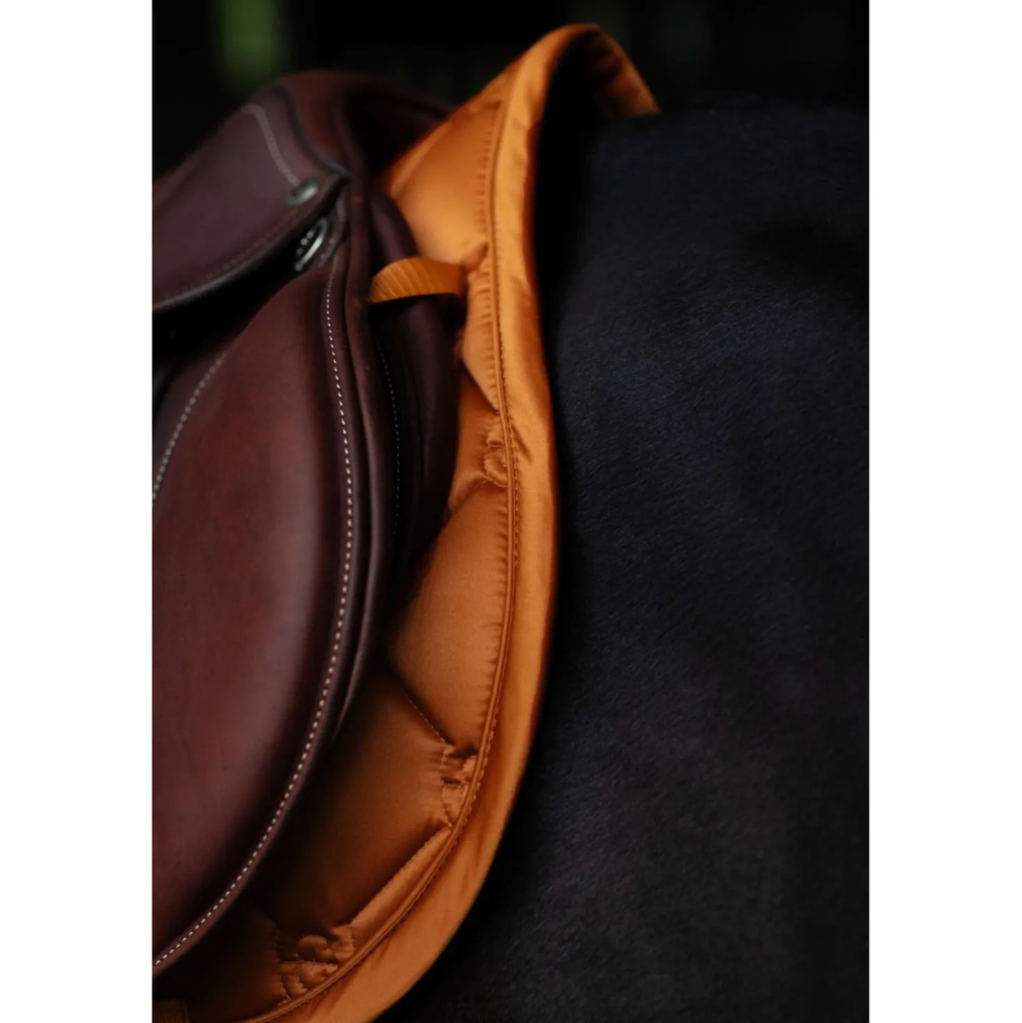 Equestrian Stockholm Zadeldekje Satin Springen Chestnut