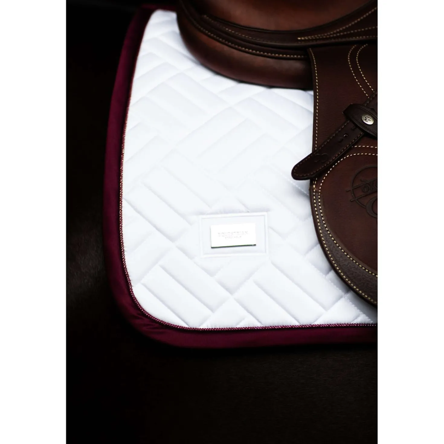 Equestrian Stockholm Zadeldekje Modern Springen Wit/Merlot