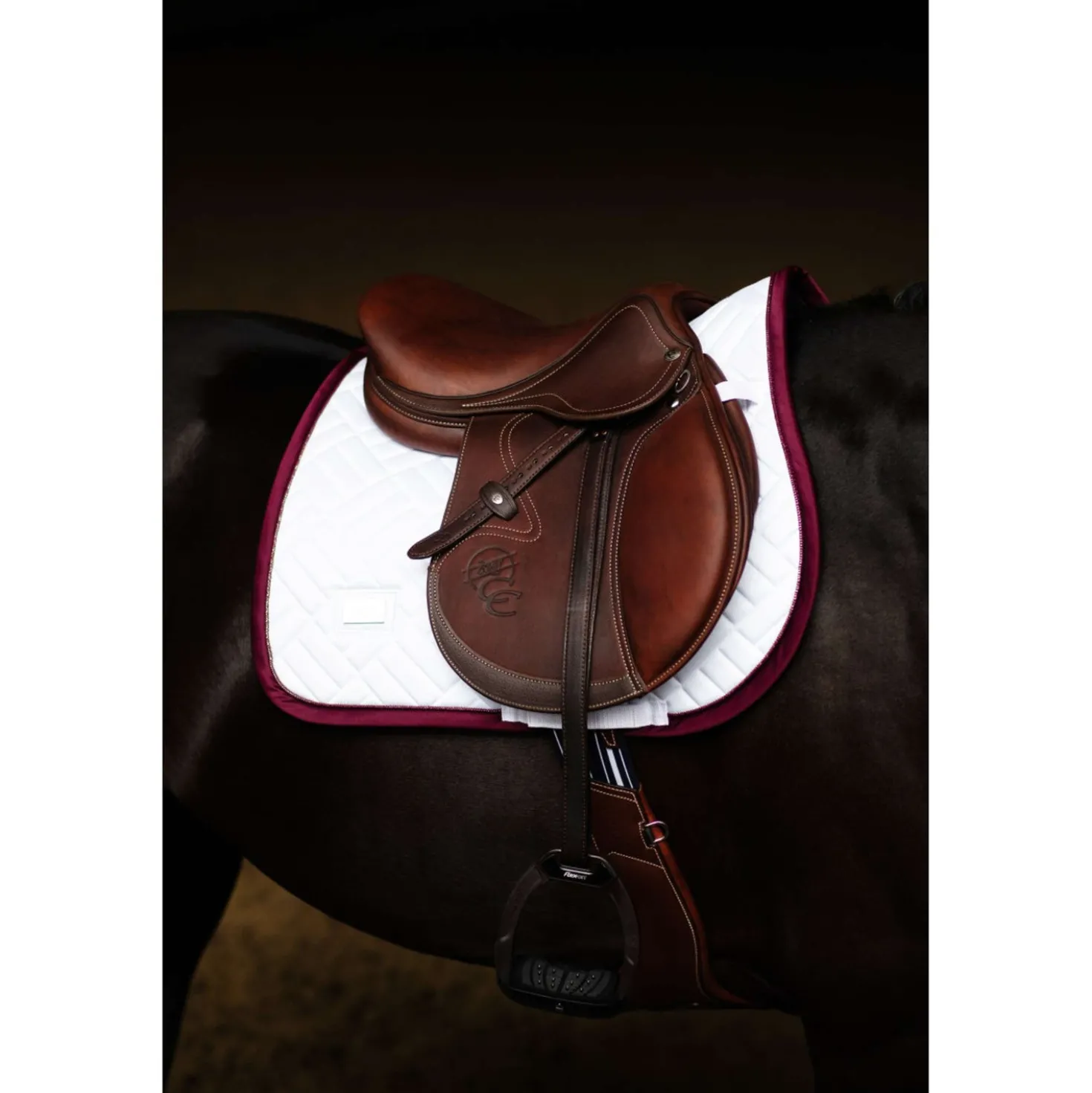 Equestrian Stockholm Zadeldekje Modern Springen Wit/Merlot