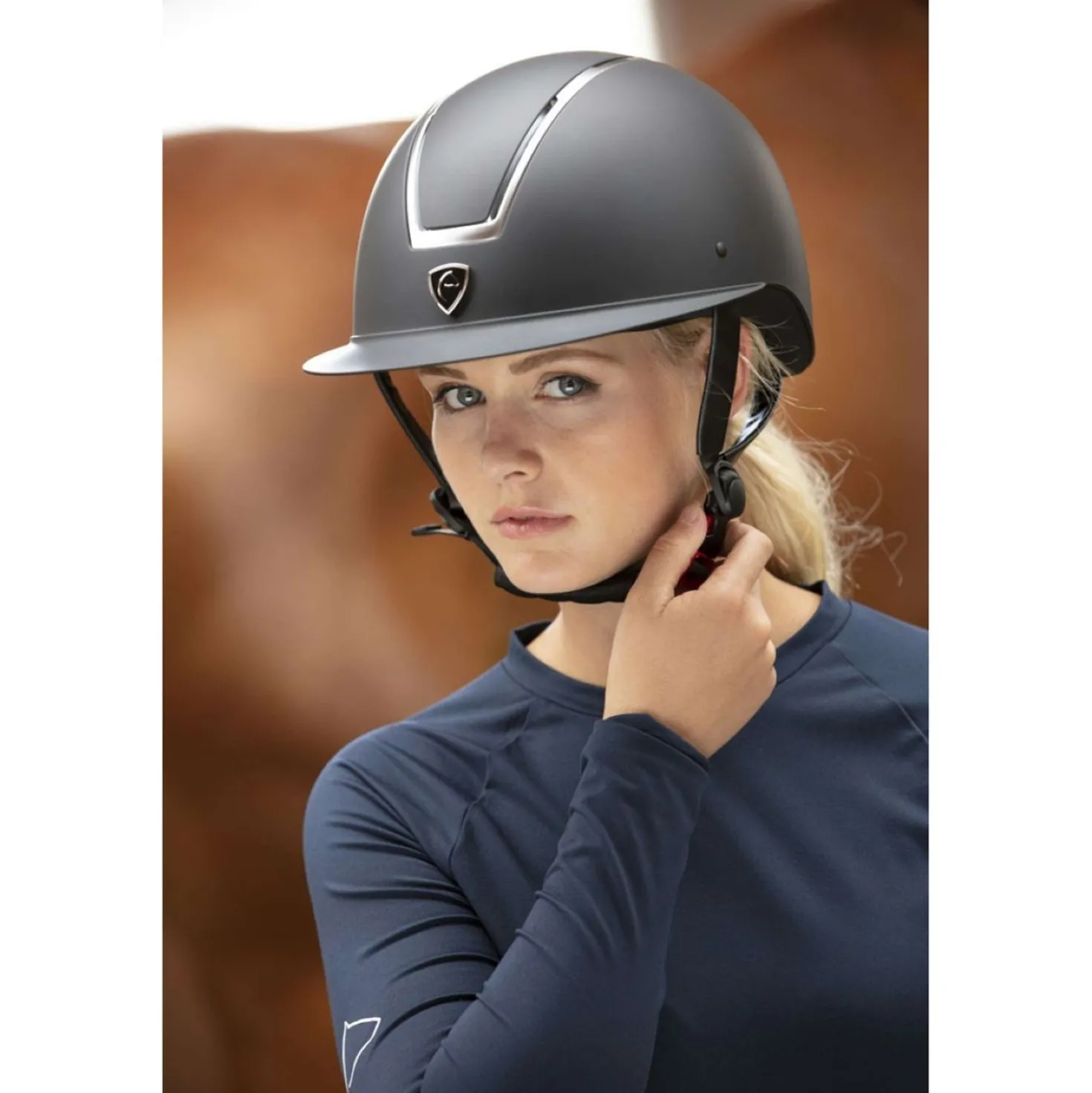 EQUITHÈME Cap Glint Mat Zwart/Zilver
