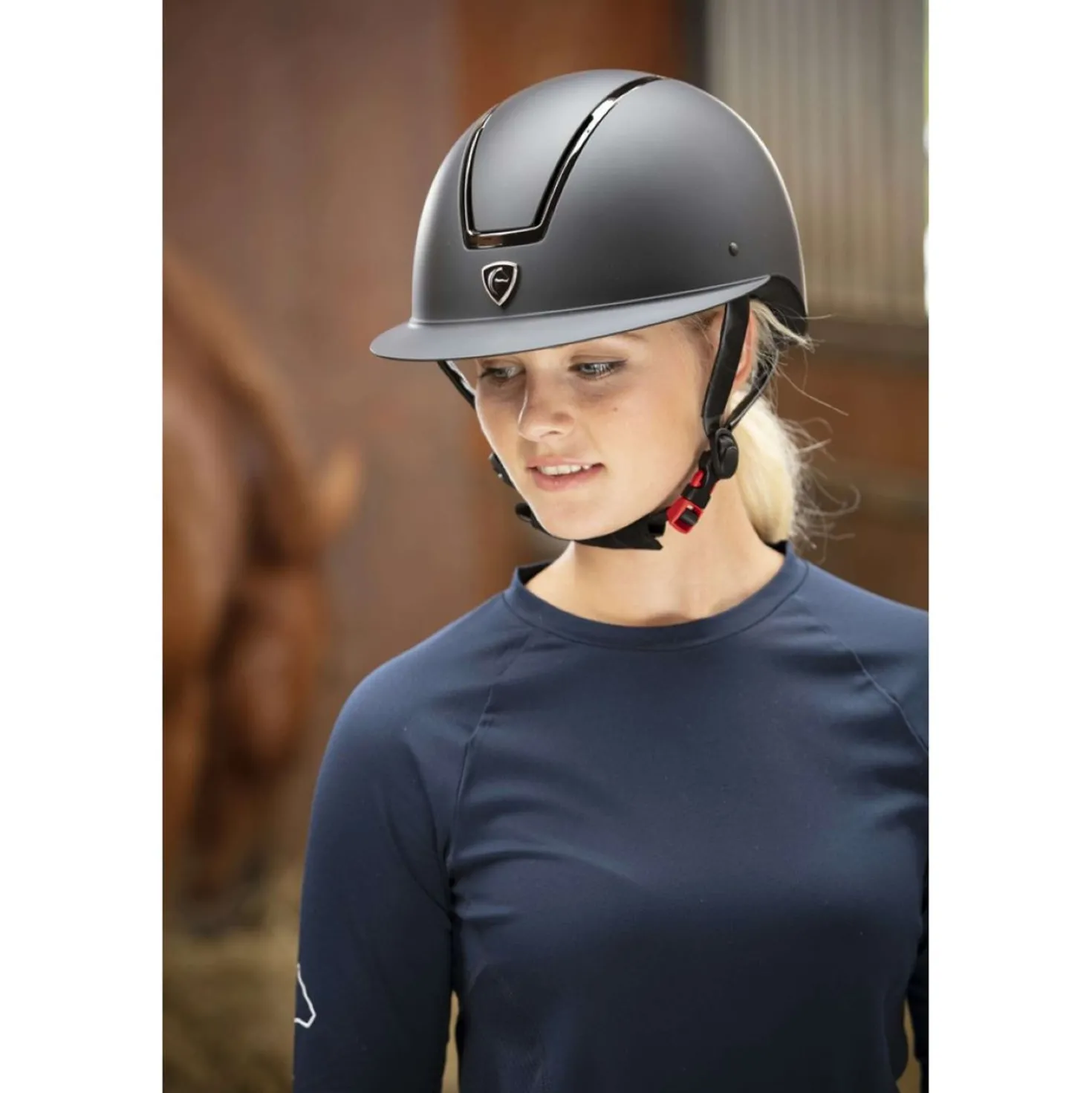 EQUITHÈME Cap Glint Mat Zwart/Zwart