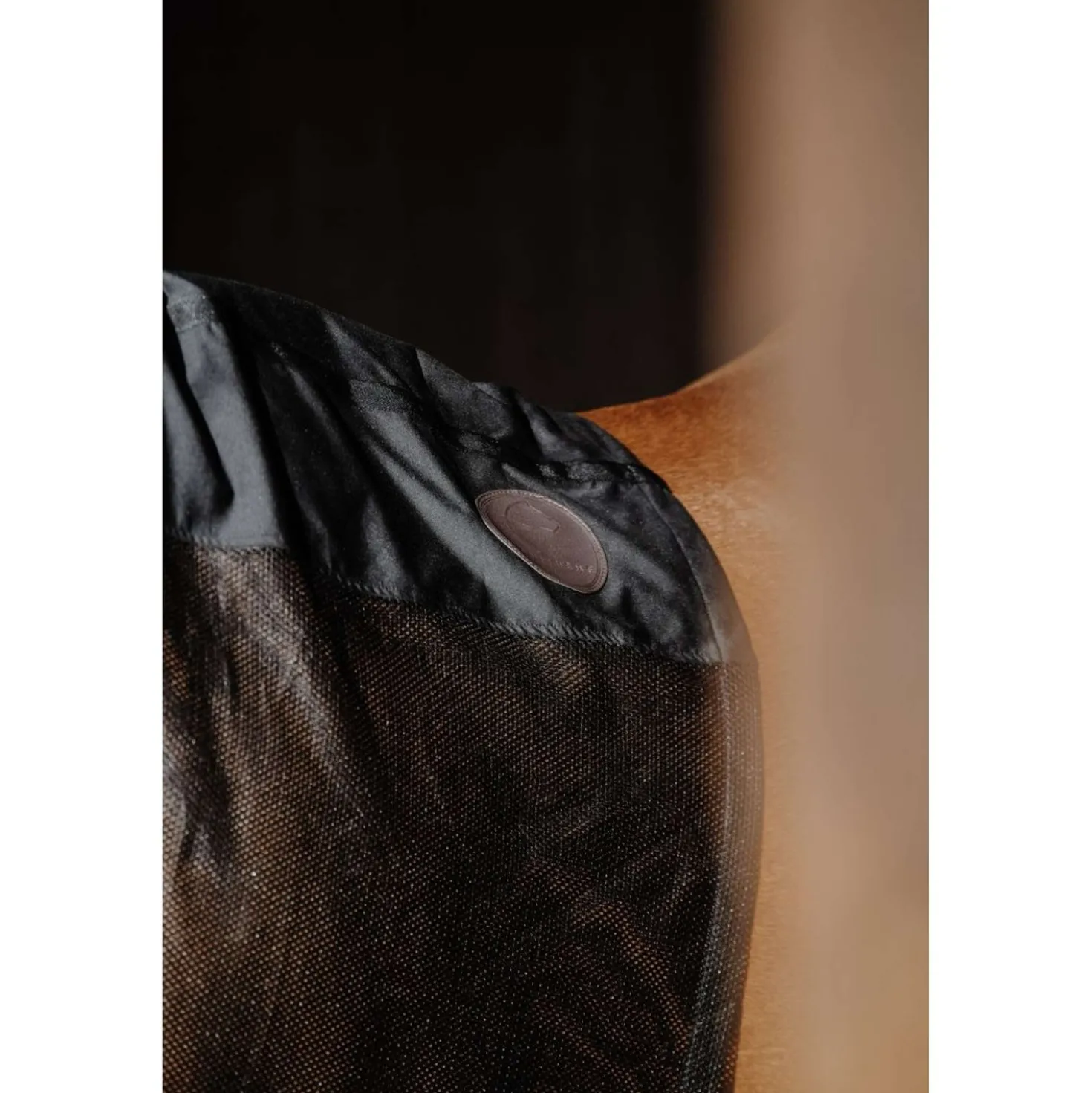 EQUITHÈME Nek Beschermer Lycra/Mesh Zwart