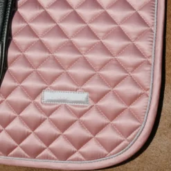 EQUITHÈME Zadeldekje Nacre Dressuur Roze