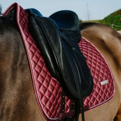 EQUITHÈME Zadeldekje Nacre Dressuur Bordeaux