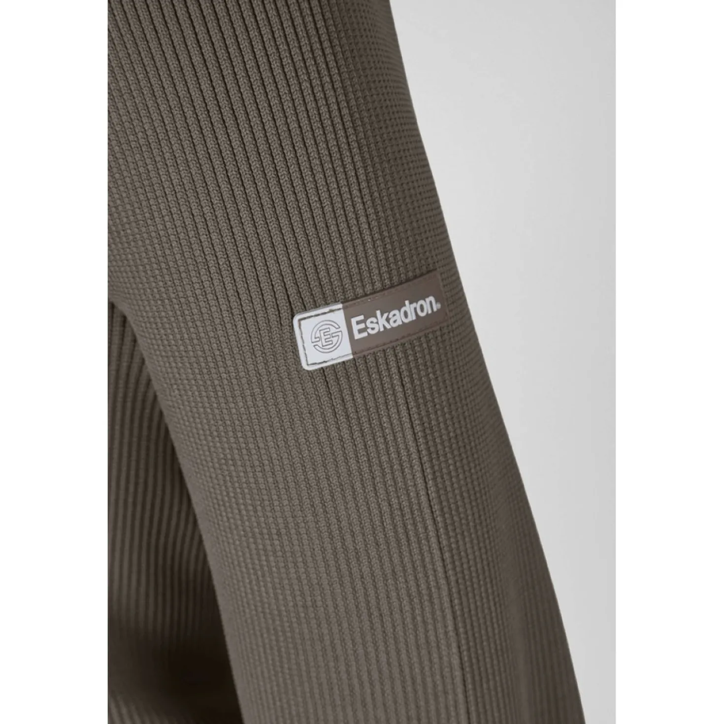Eskadron Jas Dynamics Hybrid Powdertaupe