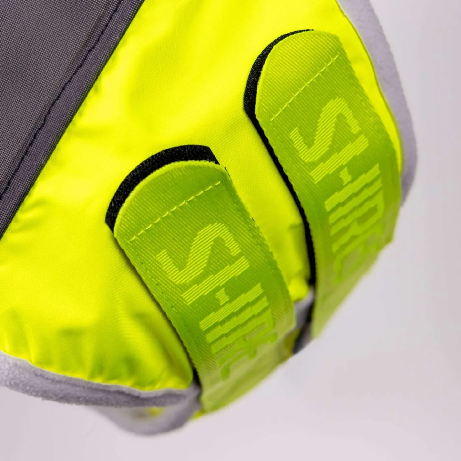 FlyGuard by Shires Vliegenmasker Pro Hi-Viz Fine Mesh met Oren en Franjes Fluo Geel