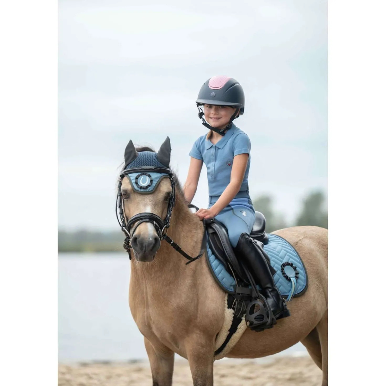 HKM Zadeldekje Nele Dressuur Rook Blauw