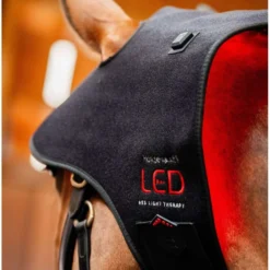 Horseware LED Red Light Therapy Poll Cap Zwart