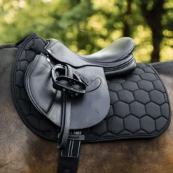 Horseware Zadeldekje Ionic Close Contact Zwart