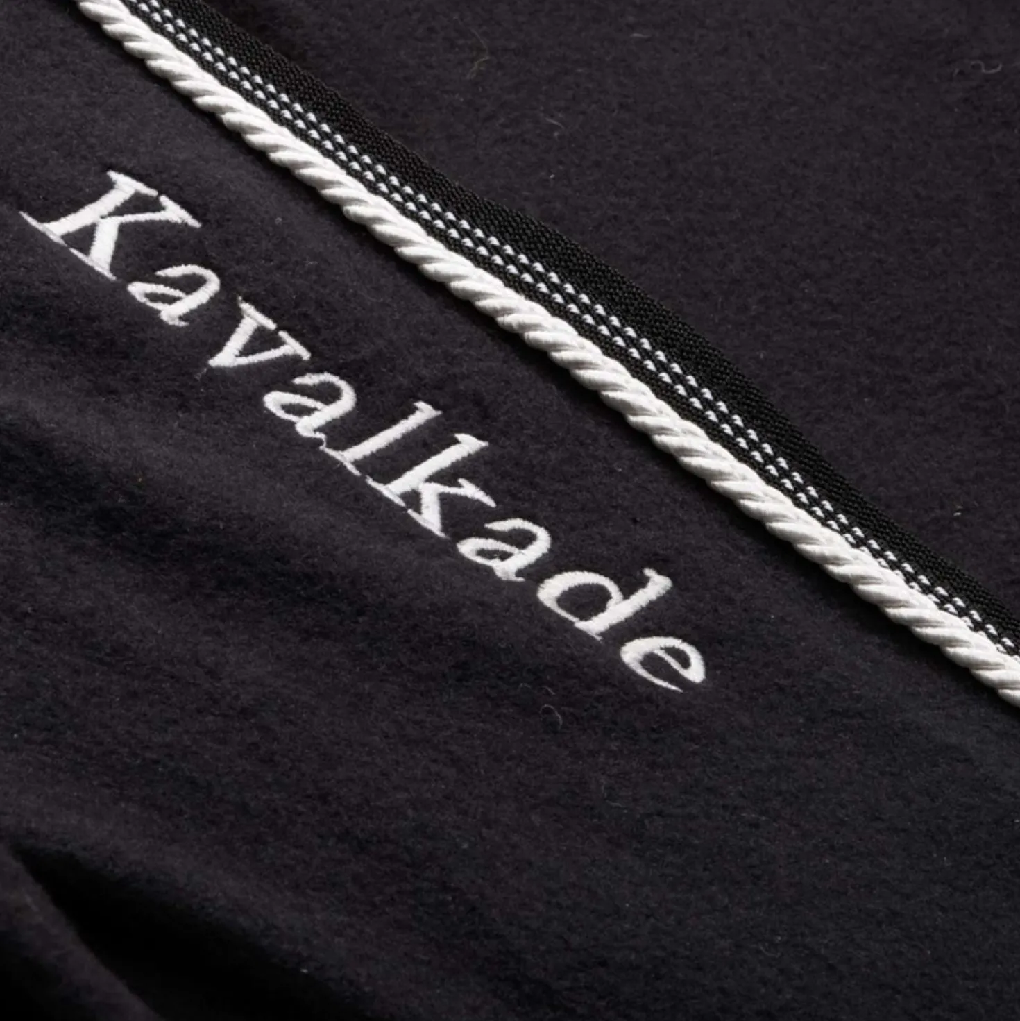 Kavalkade Cooler Removable Chest Flap Zwart/Wit