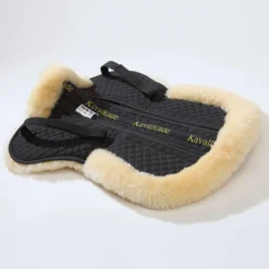 Kavalkade Onderlegger met Lamsvel en Inlagen Zwart/Beige
