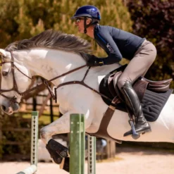 K by EQUITHÈME Zadeldekje Triton Springen Zwart