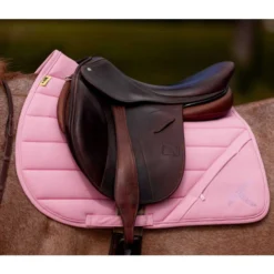 K by EQUITHÈME Zadeldekje Vega Veelzijdigheid Roze
